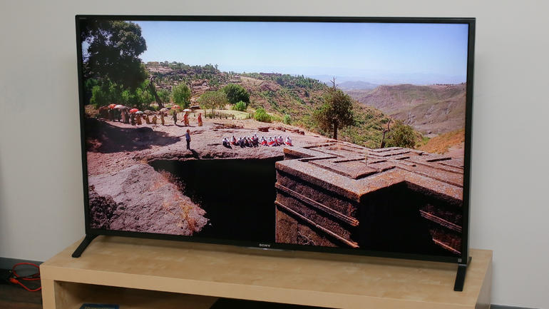 N&ecirc;n mua tivi led h&atilde;ng n&agrave;o - Sony KDL-70W850B