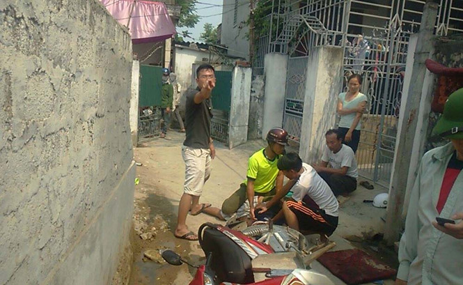 Lực lượng chức năng khống chế đối tượng nghi &lsquo;ng&aacute;o đ&aacute;&rsquo; bắt c&oacute;c con tin ở Nghệ An