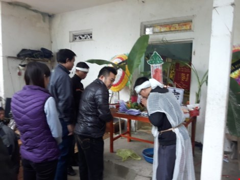 c&aacute;c nạn nh&acirc;n đ&atilde; được đưa đi mai t&aacute;ng theo nghi thức của địa phương.