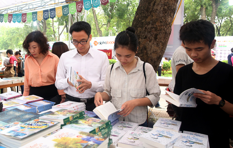 Ng&agrave;y hội s&aacute;ch Việt Nam c&oacute; nhiều hoạt động văn h&oacute;a bổ  &iacute;ch