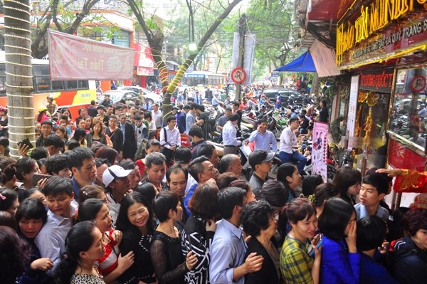 Ng&agrave;y v&iacute;a Thần T&agrave;i, tại sao người Việt Nam lại chọn mua v&agrave;ng?