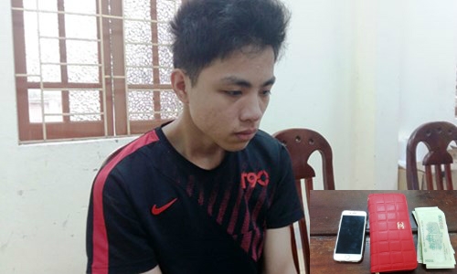 Nam sinh đạp phụ nữ mang bầu &lsquo;ng&atilde; vật&rsquo; xuống ruộng, cướp Iphone 6 v&agrave; 13 triệu đồng