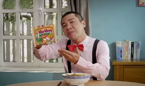 Nghệ sỹ Ưu t&uacute; C&ocirc;ng L&yacute; đ&oacute;ng quảng c&aacute;o cho m&igrave; Hảo Hạng