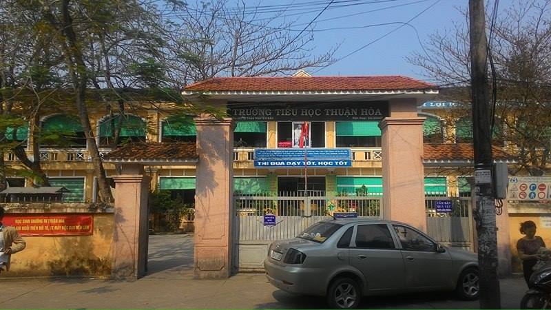 Trường Tiểu học Thuận H&ograve;a nơi xảy ra nghi vấn bắt c&oacute;c trẻ em đang g&acirc;y x&ocirc;n xao dư luận