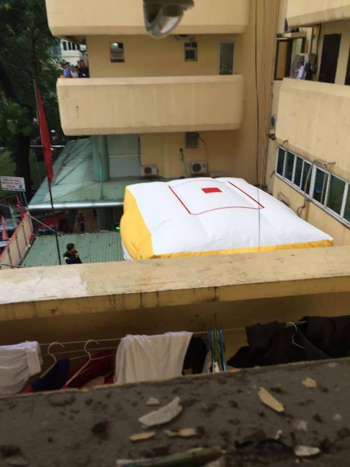 Chiếc đệm phao của lực lượng cứu hộ