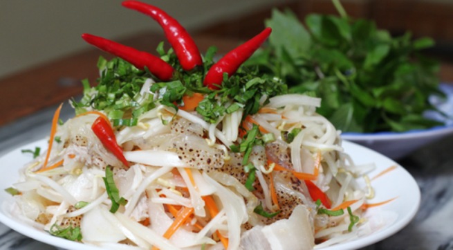 Một số người d&acirc;n l&agrave;ng phỏng đo&aacute;n nguy&ecirc;n nh&acirc;n g&acirc;y ra vụ ngộ độc 13Win OKVIP Cá cược bóng đá tập thể l&agrave; do m&oacute;n gỏi sứa trong đ&aacute;m giỗ