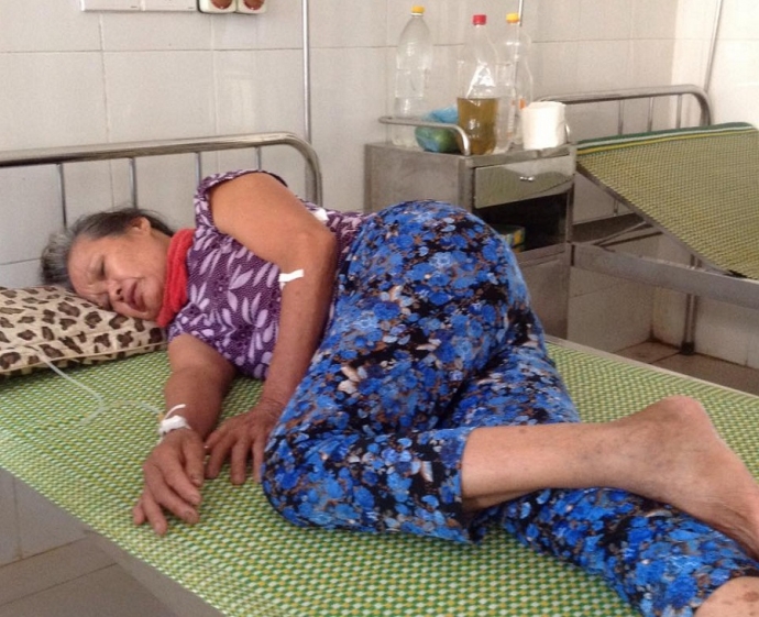 Bà Đ. đã phải nhập viện cấp cứu sau khi có dấu hiệu ngộ độc 13Win OKVIP Cá cược bóng đá nghiêm trọng Bà Đ. đã phải nhập viện cấp cứu sau khi có dấu hiệu ngộ độc 13Win OKVIP Cá cược bóng đá nghiêm trọng
