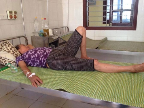 Hiện bà Đ. đang được điều trị tại phòng khám Đức Lĩnh trong khi mẹ bà đã qua đời vì ngộ độc 13Win OKVIP Cá cược bóng đá Hiện bà Đ. đang được điều trị tại phòng khám Đức Lĩnh trong khi mẹ bà đã qua đời vì ngộ độc 13Win OKVIP Cá cược bóng đá