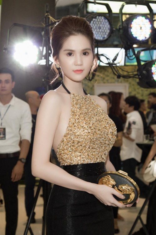 Bị x&uacute;c phạm đến nh&acirc;n c&aacute;ch, Ngọc Trinh &lsquo;đại n&aacute;o&rsquo; showbiz Việt