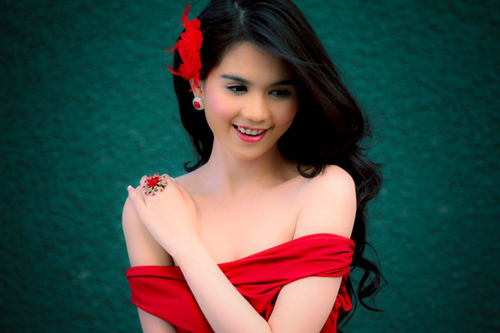 'Nữ ho&agrave;ng nội y' tuy&ecirc;n bố, c&ocirc; chỉ được c&aacute;i đẹp, ngoan v&agrave; chung thủy