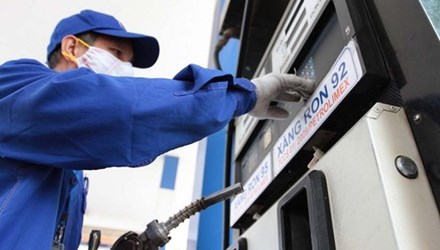 4 ng&agrave;y nữa, xăng dầu sẽ giảm gi&aacute; lớn?