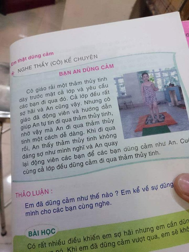 S&aacute;ch &lsquo;dạy trẻ đi tr&ecirc;n thủy tinh&rsquo; bị thu hồi gấp
