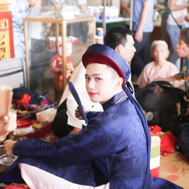 D&acirc;n mạng ph&aacute;t &lsquo;cuồng&rsquo; mỹ nam hầu đồng đến từ Thanh H&oacute;a