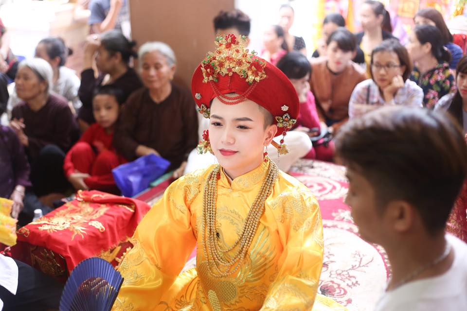 D&acirc;n mạng ph&aacute;t &lsquo;cuồng&rsquo; mỹ nam hầu đồng đến từ Thanh H&oacute;a