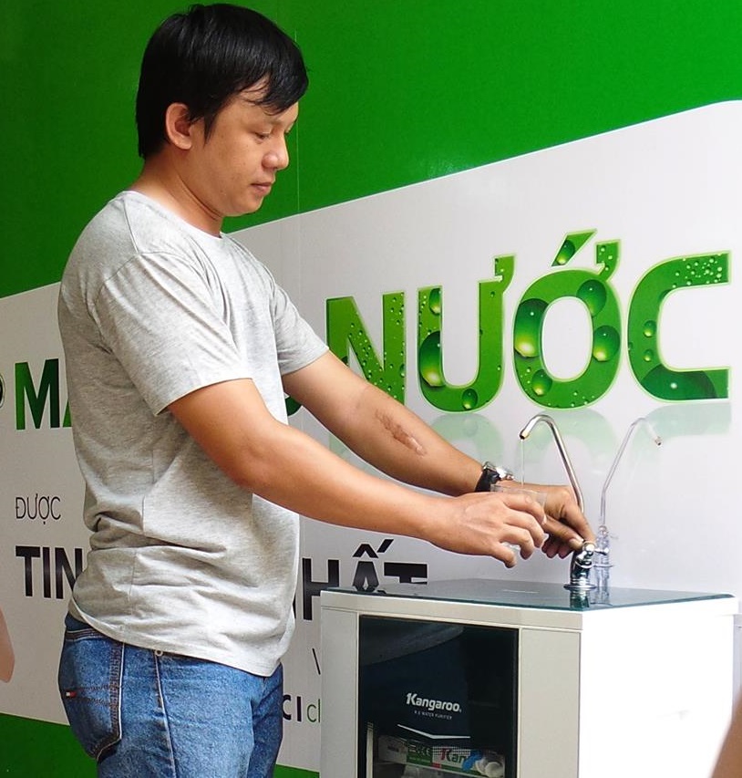 Tập đo&agrave;n Kangaroo lắp đặt hệ thống nước uống miễn ph&iacute; cho bệnh nh&acirc;n