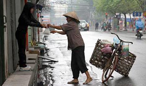 Ng&agrave;y Tết, hiểu đ&uacute;ng về tục 'đầu năm mua muối, cuối năm mua v&ocirc;i'