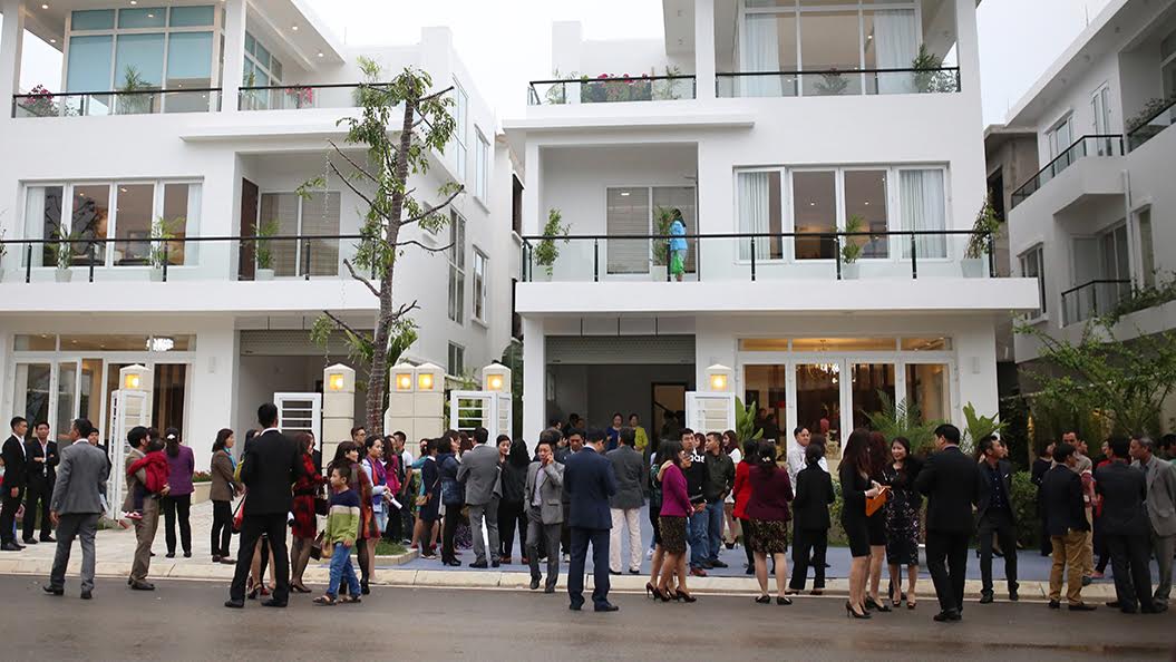 Nh&agrave; đầu tư H&agrave; Nội đổ về Sầm Sơn xem biệt thự FLC L&rsquo;Amoura