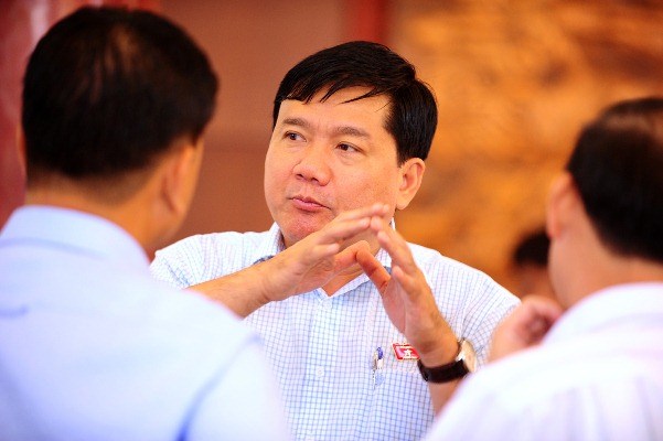 B&iacute; thư Đinh La Thăng: 'Tớ l&agrave;m g&igrave; c&oacute; thời gian &lsquo;chơi&rsquo; facebook'