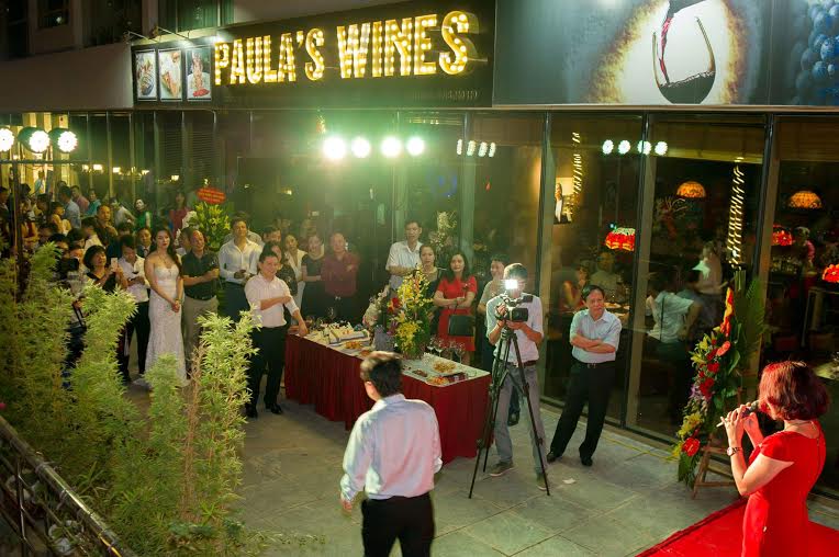 Nhạc sĩ Ph&uacute; quang v&agrave; &lsquo;Đ&ecirc;m m&ugrave;a thu&rsquo; c&ugrave;ng Paula's Wines