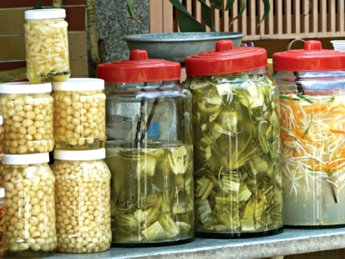 4 loại bệnh cần tr&aacute;nh xa dưa c&agrave; muối