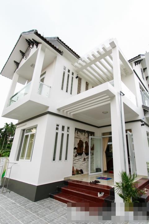 Hoa hậu Phạm Thị Hương &iacute;t về thăm nh&agrave;