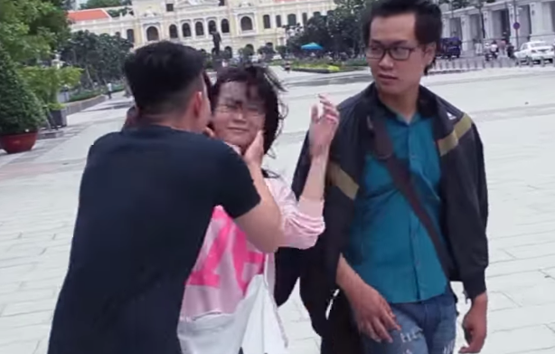 Nguy cơ mắc ung thư v&ograve;m họng từ tr&agrave;o lưu Kiss Cam