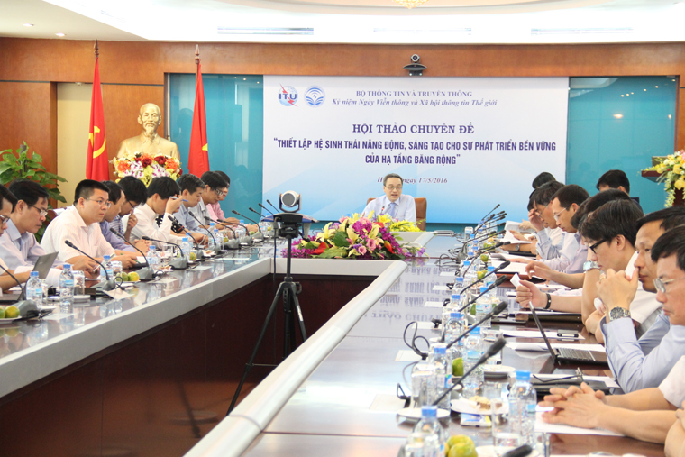 &lsquo;Hạ tầng viễn th&ocirc;ng, CNTT l&agrave; nền tảng x&acirc;y dựng v&agrave; ph&aacute;t triển x&atilde; hội th&ocirc;ng tin&rsquo;