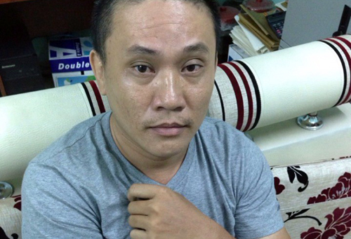 Đạo diễn L&ecirc; Bảo Lộc cầm đầu đường d&acirc;y người mẫu b&aacute;n d&acirc;m gi&aacute; ngh&igrave;n đ&ocirc; 