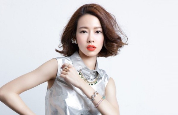 MC, người mẫu xinh đẹp Đ&agrave;i Loan Dương Hựu Dĩnh quy&ecirc;n sinh ở tuổi 24