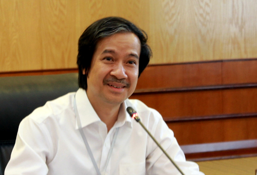 Thầy Nguyễn Kim Sơn, ph&oacute; gi&aacute;m đốc Đại học Quốc gia H&agrave; Nội.