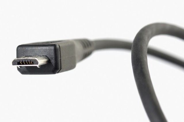 Nguyên nhân khiến smartphone sạc pin chậm và cách khắc phục Nguyên nhân khiến smartphone sạc pin chậm và cách khắc phục