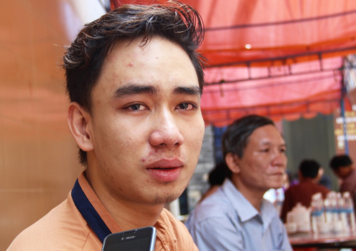 Con trai thượng t&aacute; Ch&iacute;nh, một trong những chiến sĩ hi sinh trong vụ rơi m&aacute;y bay qu&acirc;n sự ở B&igrave;nh Ch&aacute;nh