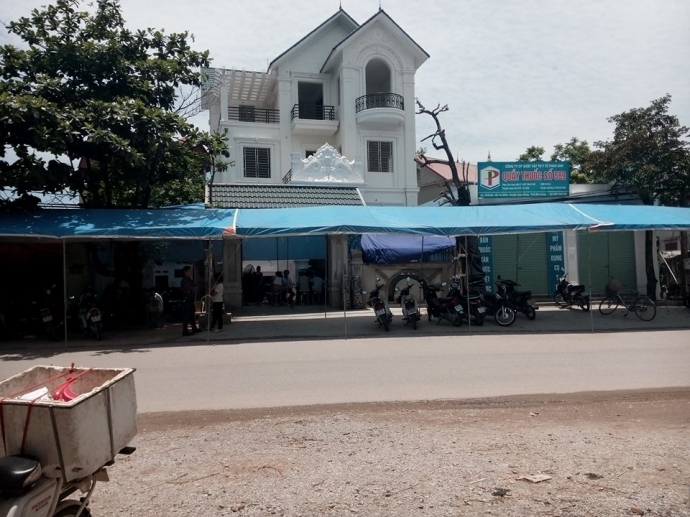 Nh&agrave; của em trai phi c&ocirc;ng Trần Quang Khải đ&atilde; được chuẩn bị ph&ocirc;ng rạp để chuẩn bị đ&oacute;n anh về