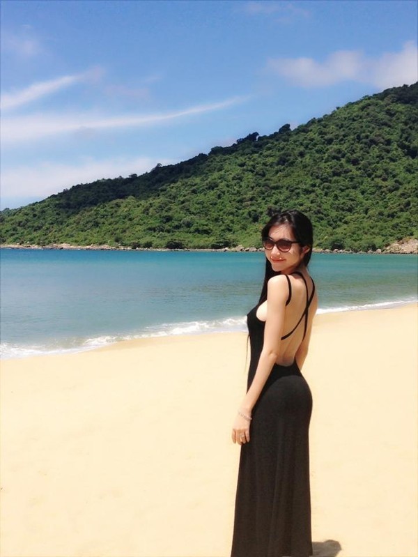 Cùng với Ngọc Trinh, Elly Trần cũng được xếp trong top 5 SAO Việt thu hút phái mạnh