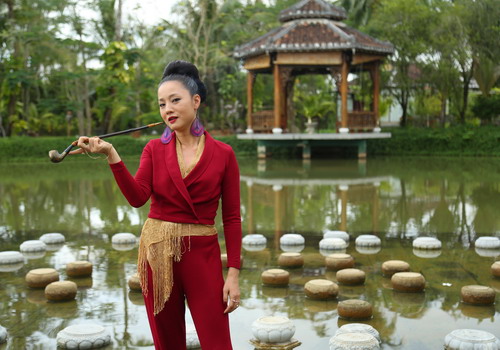 Dù có duyên với các vai diễn nhưng Mỹ Duyên lại có duyên rất muộn ngoài đời thường