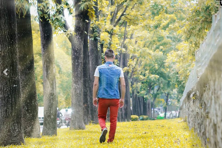 ''Cát-xê của những vai diễn ''vài giây'' này chỉ mang tính ''tượng trưng'' nên nhiều khi không đủ trang trải tiền ăn, nghỉ khi đi đóng phim'', Lệ Rơi cho biết.
