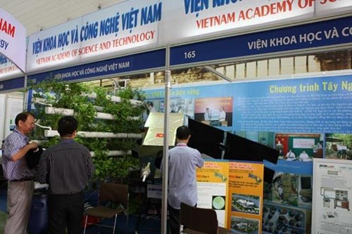  Chợ c&ocirc;ng nghệ v&agrave; thiết bị H&agrave; Nội năm 2016 quy m&ocirc; 430 gian h&agrave;ng