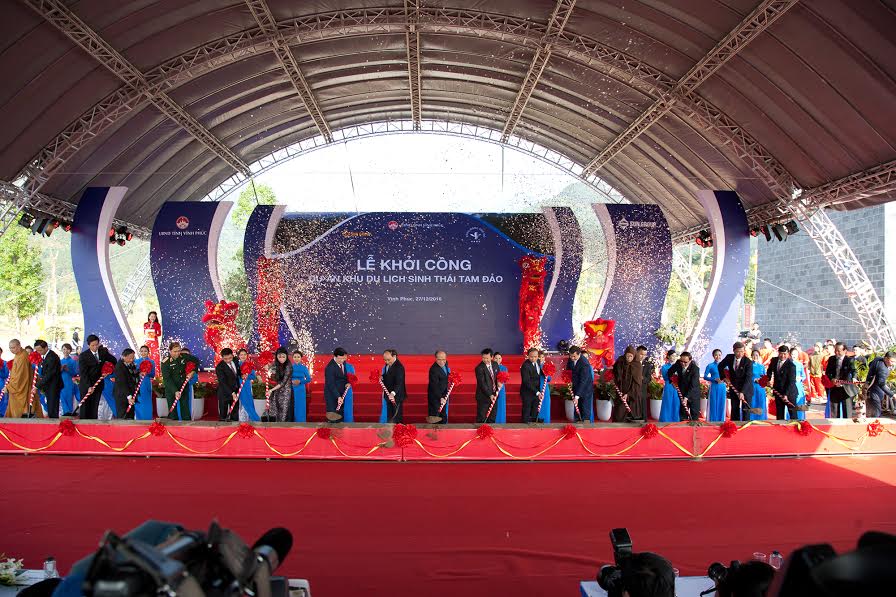 Thủ tướng Nguyễn Xu&acirc;n Ph&uacute;c vừa ph&aacute;t lệnh khởi c&ocirc;ng dự &aacute;n Khu du lịch sinh thái Tam Đảo do Tập đo&agrave;n Sun Group thực hiện.