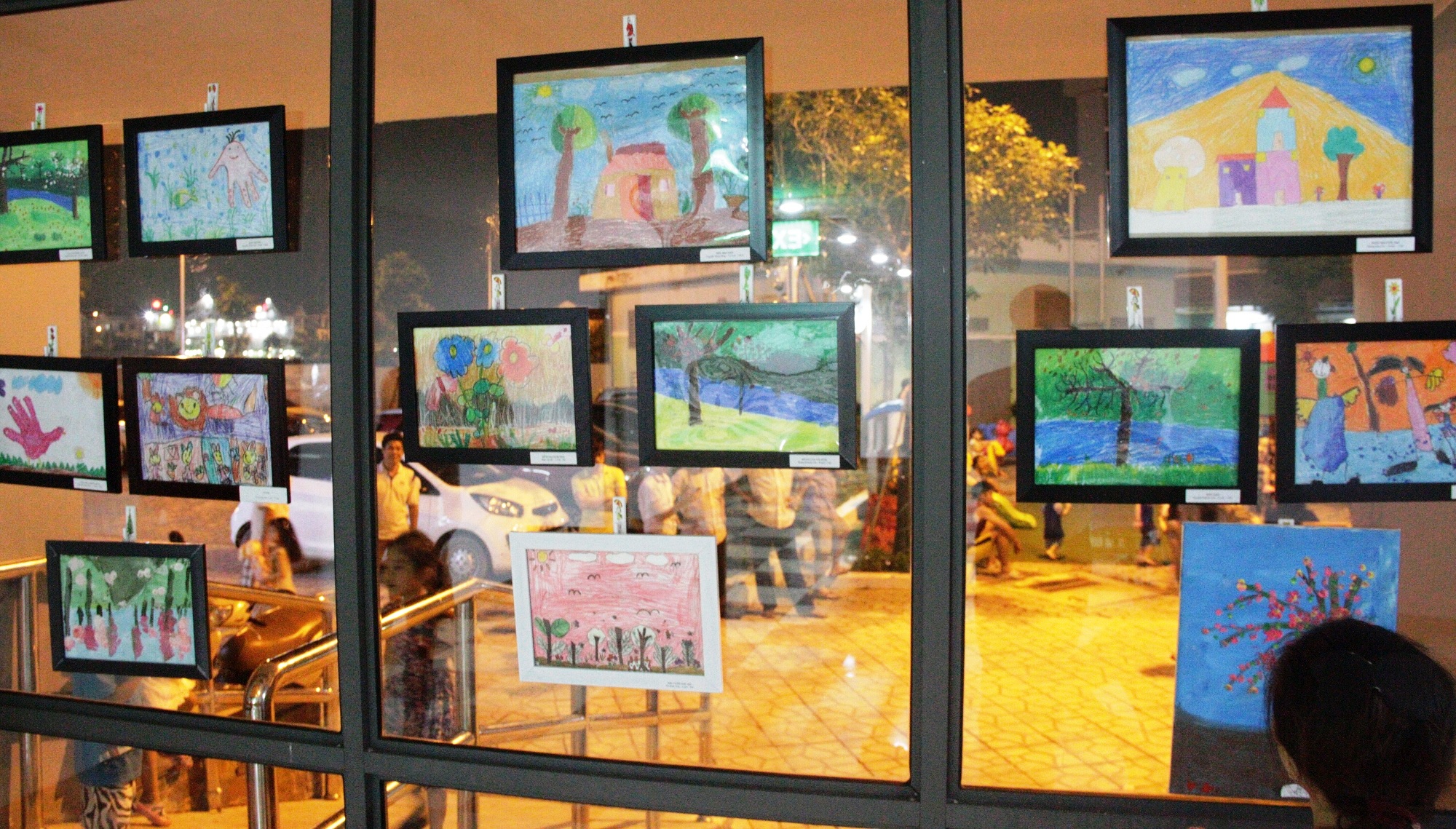 Triển l&atilde;m tranh trẻ em
