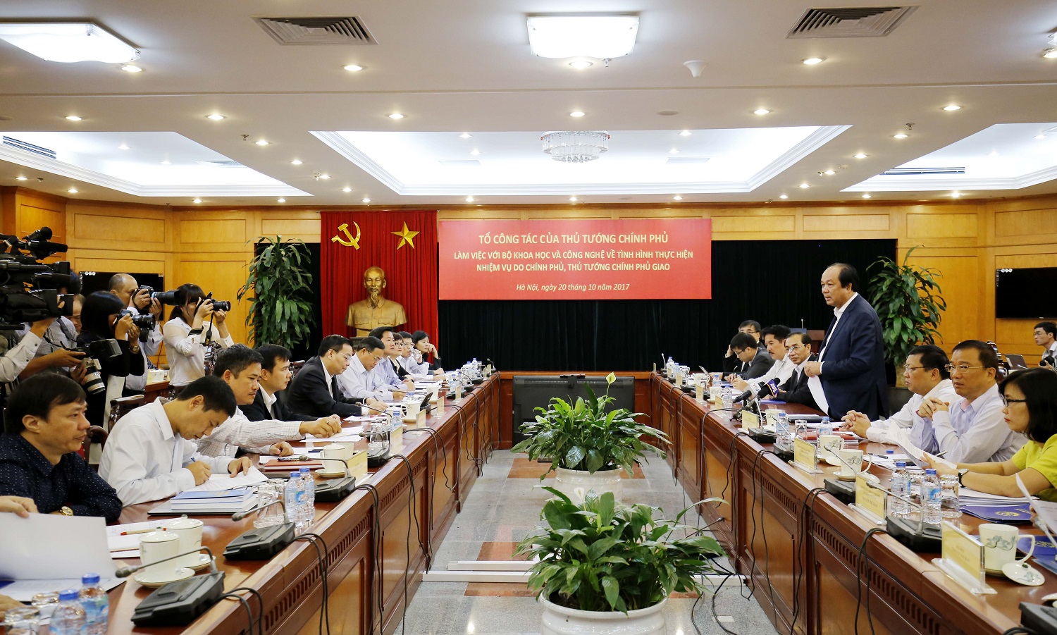  Tổ c&ocirc;ng t&aacute;c của Thủ tướng 13Win15 com - Thương hiệu nhà cái uy tín đ&aacute;nh gi&aacute; cao c&ocirc;ng t​&aacute;c cải c&aacute;ch 13WIN là nhà cái uy tín top đầu Châu Á tại Bộ KH&CN.