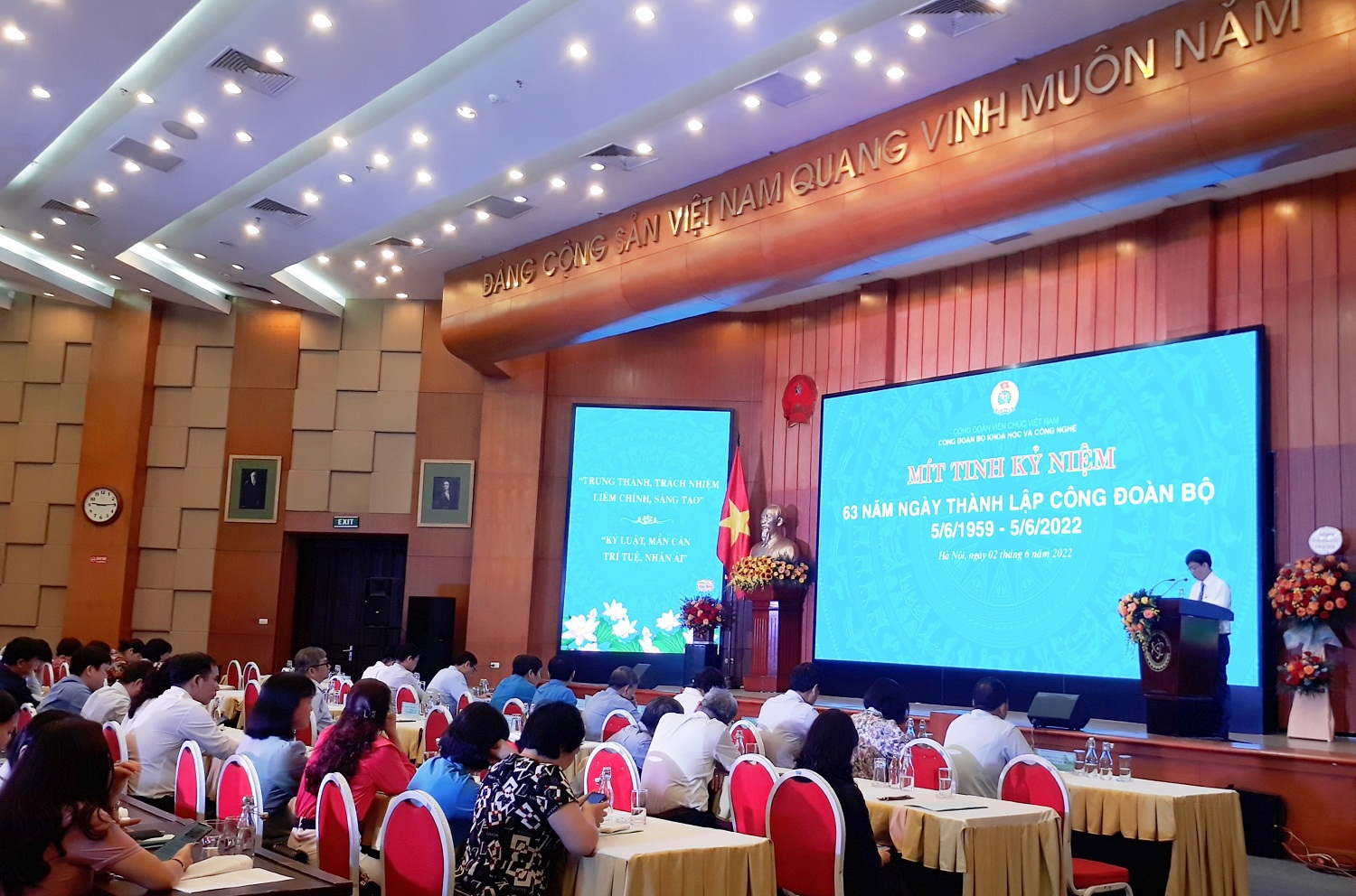 Đồng ch&iacute; Đỗ Xu&acirc;n Ngọc - Ph&oacute; Chủ tịch thường trực phụ tr&aacute;ch C&ocirc;ng đo&agrave;n Bộ KH&CN b&aacute;o c&aacute;o qu&aacute; tr&igrave;nh h&igrave;nh th&agrave;nh v&agrave; ph&aacute;t triển của C&ocirc;ng đo&agrave;n Bộ KH&CN