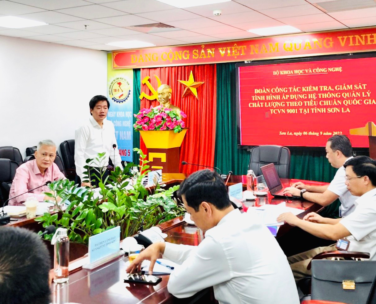TS. Nguyễn Ho&agrave;ng Linh - Ph&oacute; Tổng cục trưởng ph&aacute;t biểu tại buổi l&agrave;m việc với Sở KH&CN tỉnh Sơn La 