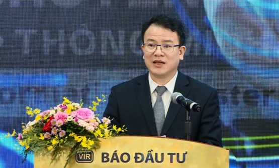 Thứ trưởng Bộ Kế hoạch v&agrave; Đầu tư Trần Quốc Phương ph&aacute;t biểu tại diễn đ&agrave;n