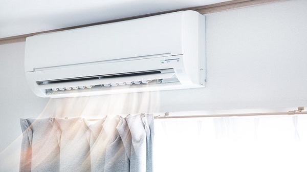 Kh&ocirc;ng n&ecirc;n lắp đặt d&agrave;n lạnh v&agrave; cục n&oacute;ng của điều h&ograve;a tr&ecirc;n c&ugrave;ng một bức tường v&igrave; n&oacute; sẽ g&acirc;y ra hiện tượng cộng hưởng &acirc;m thanh. 