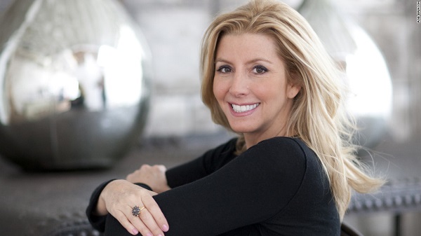 Sara Blakely, nữ tỷ ph&uacute; trẻ nhất thế giới ở tuổi 41 nhờ kinh doanh đồ l&oacute;t.