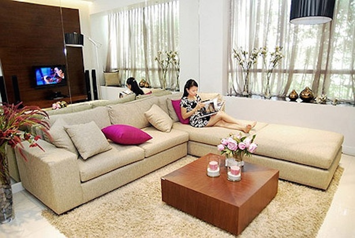 Nội thất sử dụng tại căn hộ của ca sĩ Cẩm Ly là một sự kết hợp hoàn hảo giữa gỗ cao cấp và các chất liệu như kính, da, mang tính nghệ thuật cao