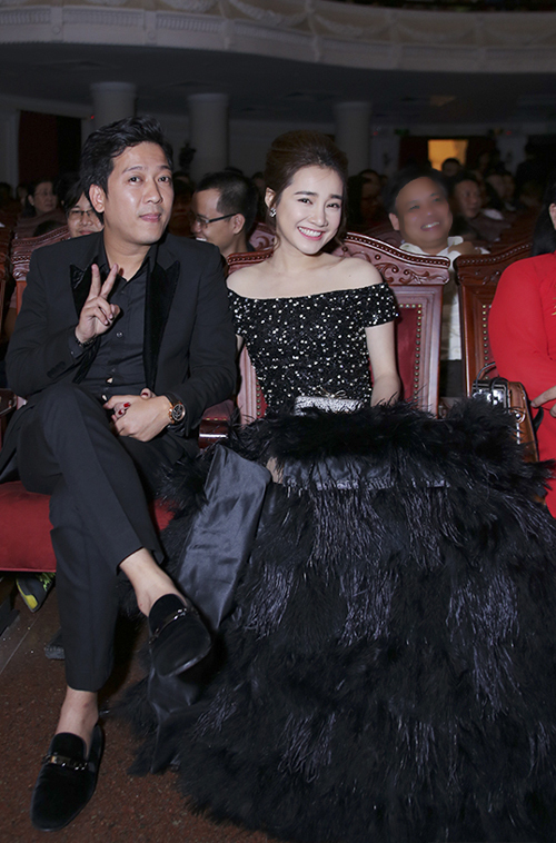 Năm 2016, Nhã Phương hướng đến hình ảnh chững chạc, trưởng thành trong những bộ đầm dạ hội quyến rũ, tôn vòng một ở các sự kiện. Năm 2016, Nhã Phương hướng đến hình ảnh chững chạc, trưởng thành trong những bộ đầm dạ hội quyến rũ, tôn vòng một ở các sự kiện.