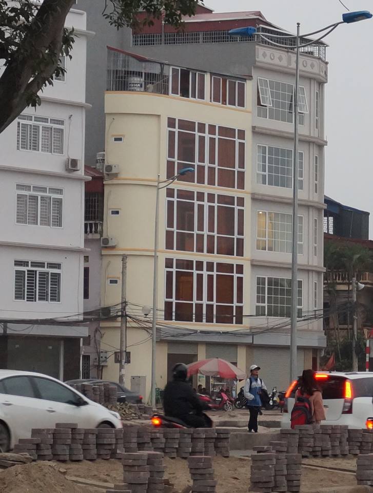Nh&agrave; 