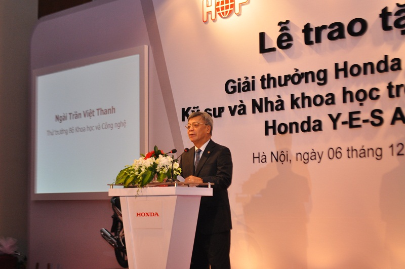 10 gương mặt sinh vi&ecirc;n xuất sắc đ&atilde; vinh dự được nhận Giải thưởng Honda d&agrave;nh cho Kỹ sư v&agrave; Nh&agrave; khoa học trẻ Việt Nam năm 2014 (Honda Y-E-S Award 2014). Giải thưởng được tổ chức long trọng v&agrave;o s&aacute;ng nay (6/12), tại H&agrave; Nội.