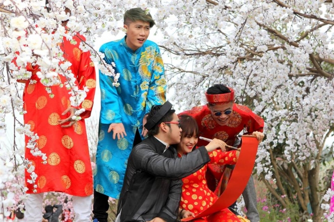 Hiệp G&agrave; trổ t&agrave;i đọc rap trong MV nhạc Tết hợp t&aacute;c c&ugrave;ng nam ca sĩ trẻ 
